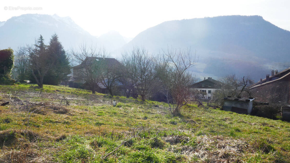 Terrain à FAVERGES