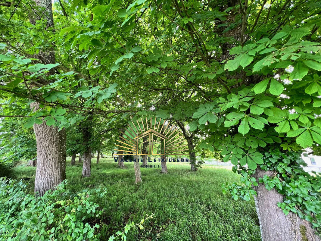 Terrain à POMPIGNAC