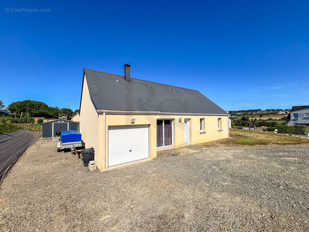 Maison à SAINT-PIERRE-DU-REGARD