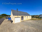 Maison à SAINT-PIERRE-DU-REGARD