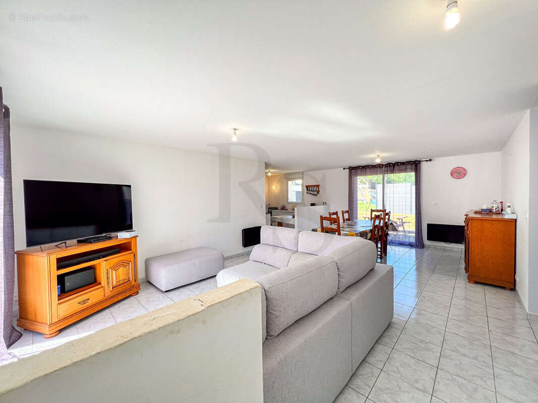 Maison à SAINT-PIERRE-DU-REGARD