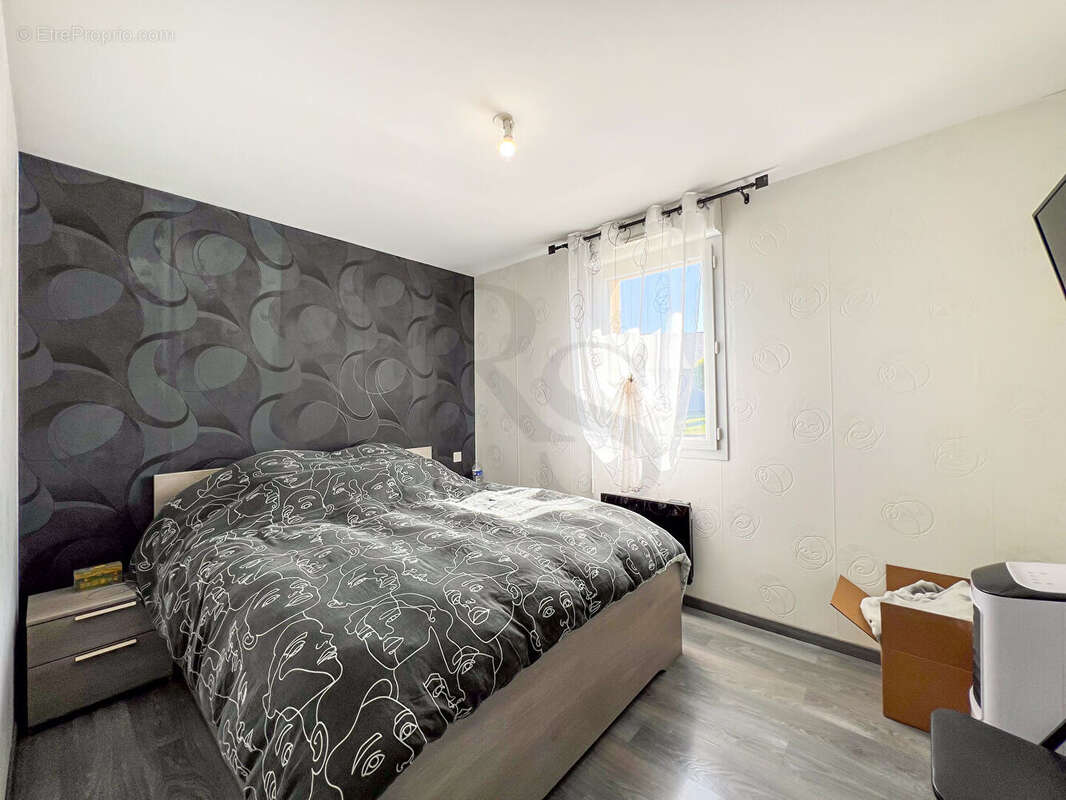 Maison à SAINT-PIERRE-DU-REGARD