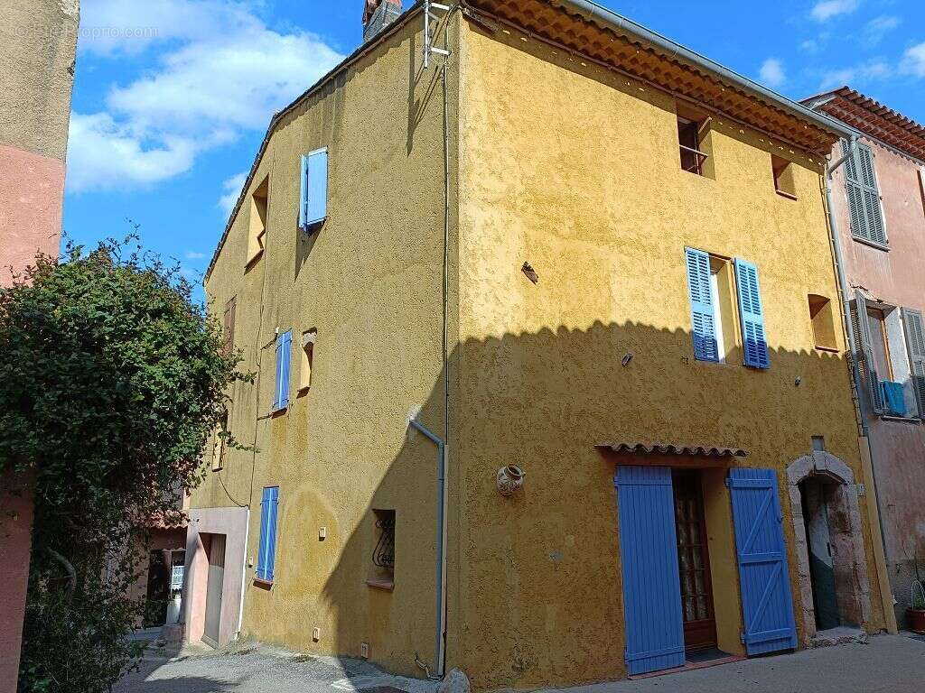 Appartement à SILLANS-LA-CASCADE