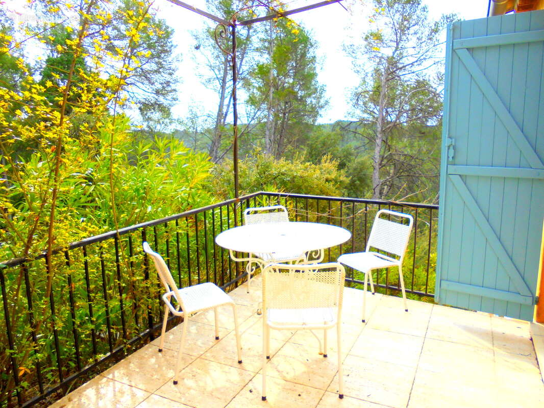 Maison à ENTRECASTEAUX