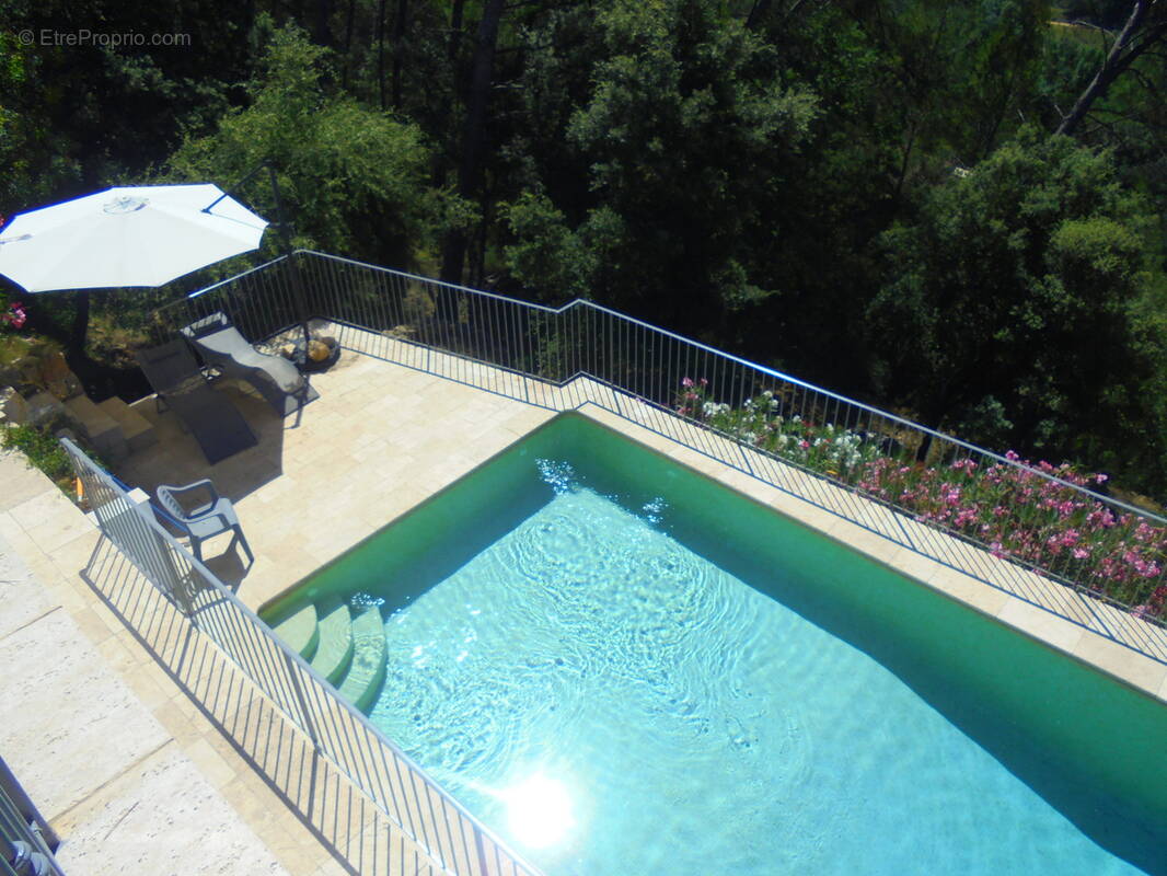 Maison à ENTRECASTEAUX