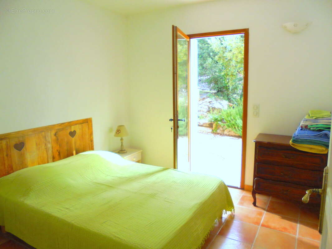 Maison à ENTRECASTEAUX