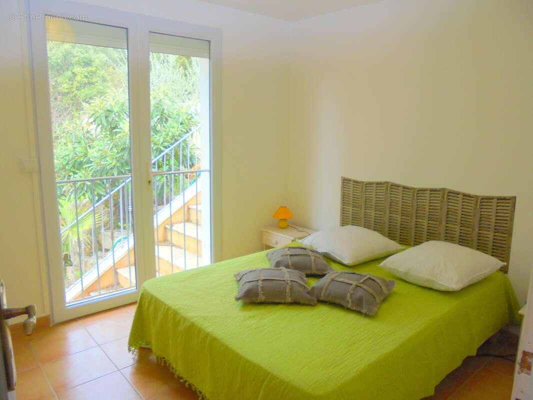 Maison à ENTRECASTEAUX