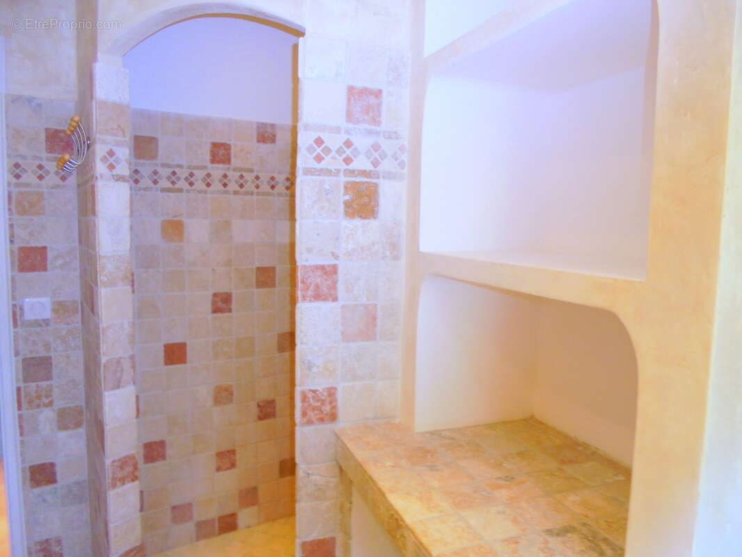 Maison à ENTRECASTEAUX