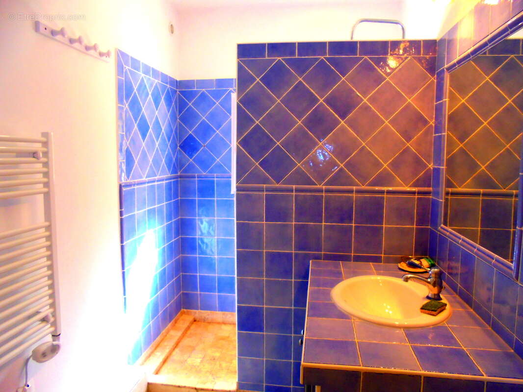 Maison à ENTRECASTEAUX