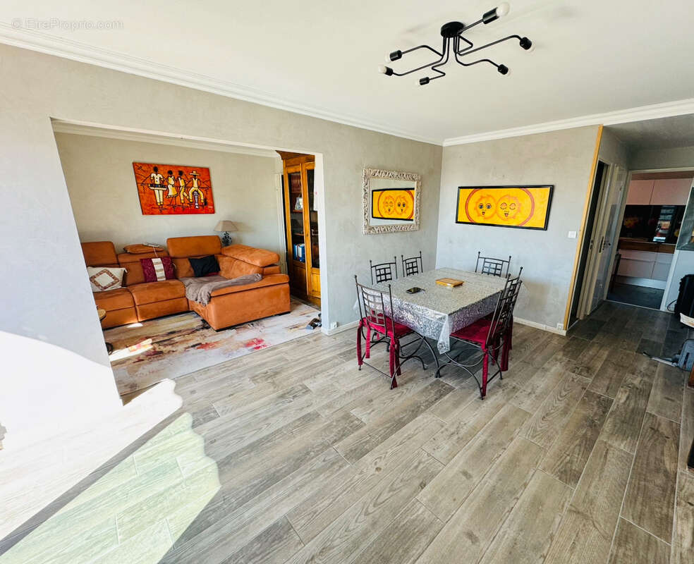 Appartement à RILLIEUX-LA-PAPE