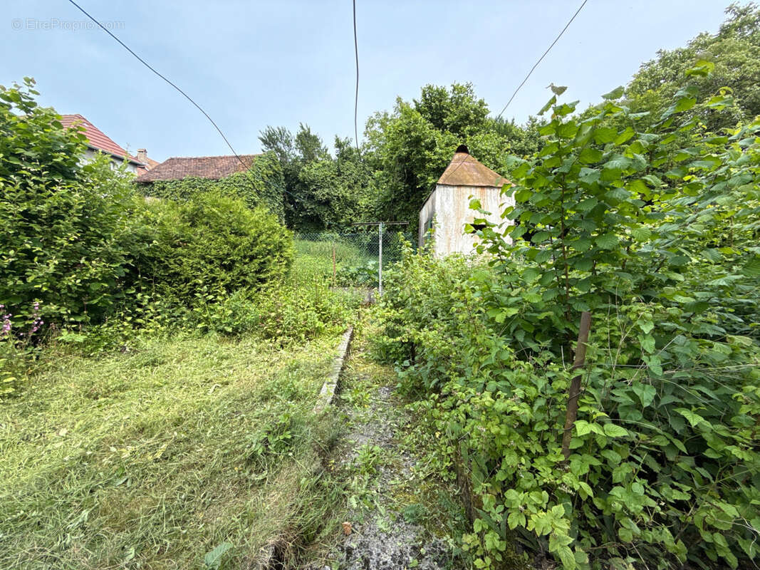 Maison à MONTECHEROUX