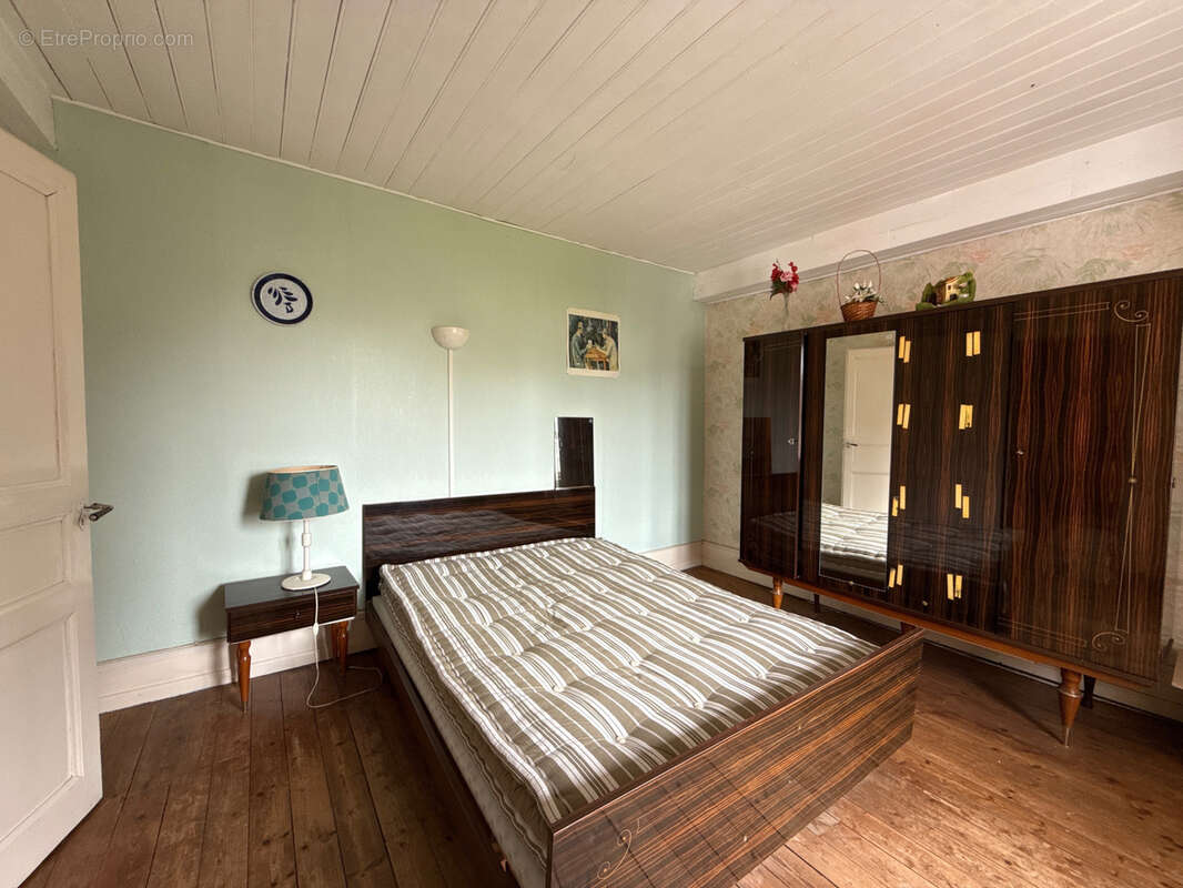 Maison à MONTECHEROUX