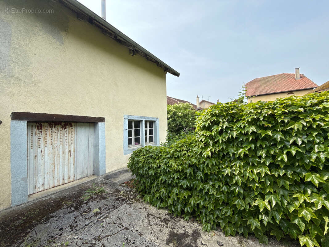 Maison à MONTECHEROUX