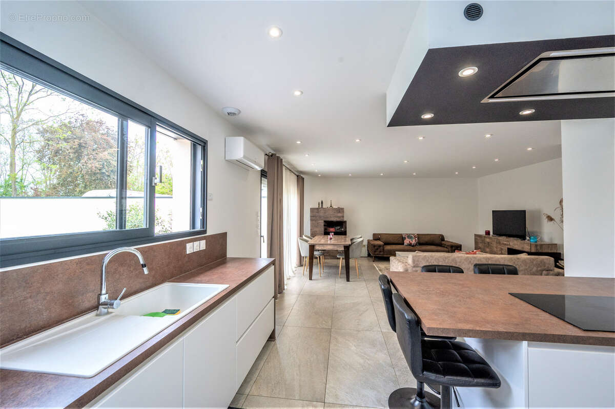 Maison à ROMANS-SUR-ISERE