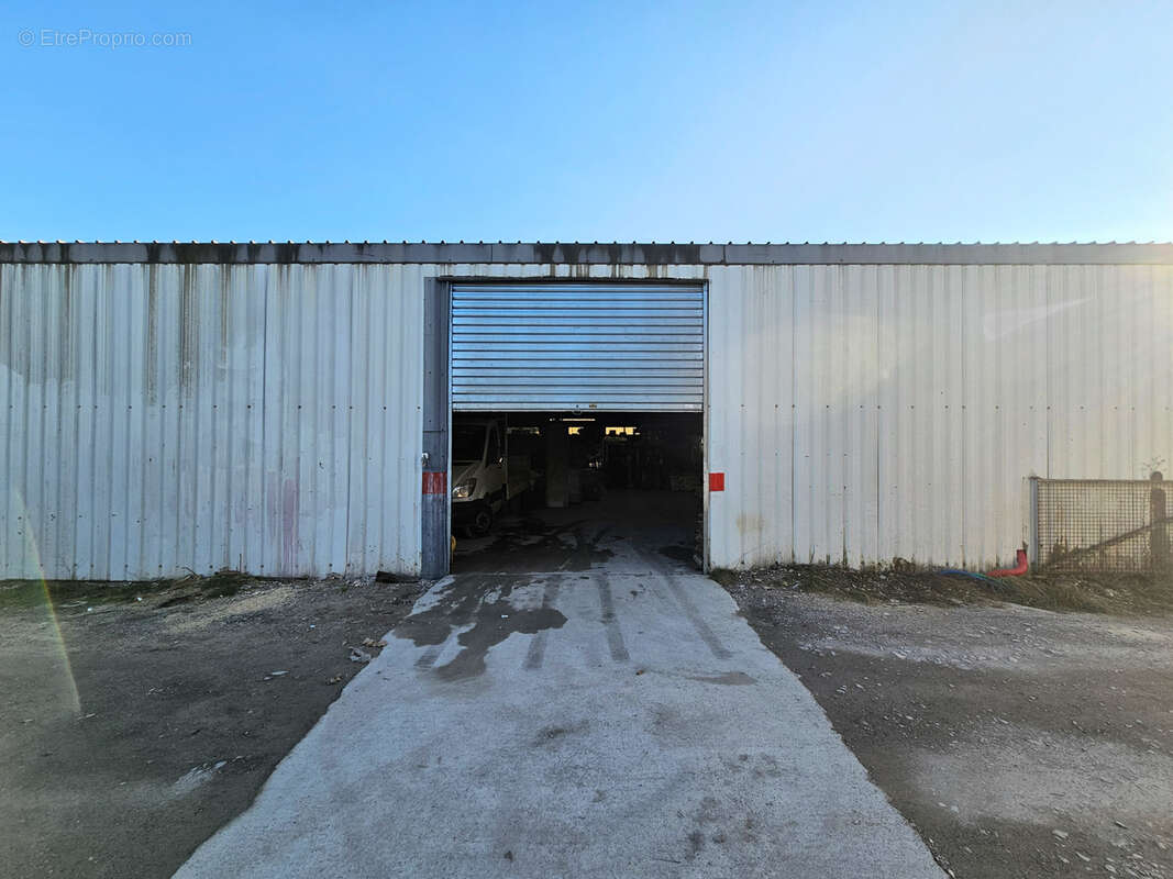 Commerce à SAINT-SERNIN