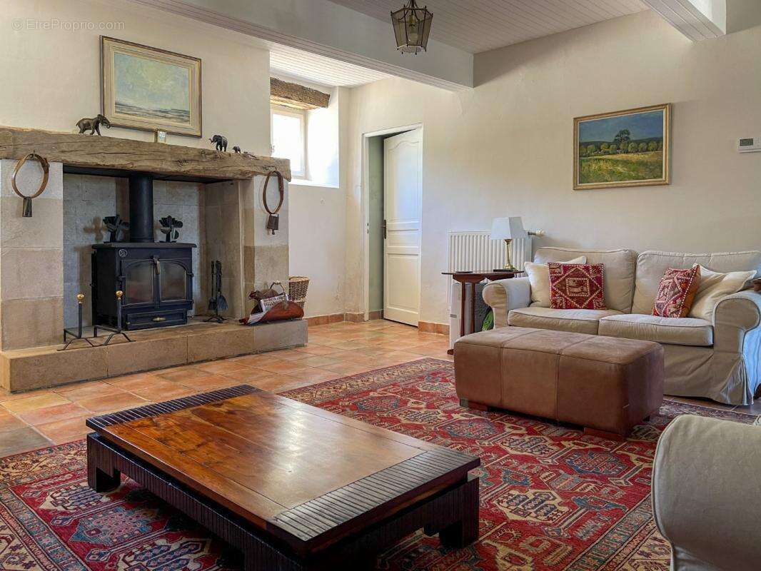 Maison à VIC-FEZENSAC