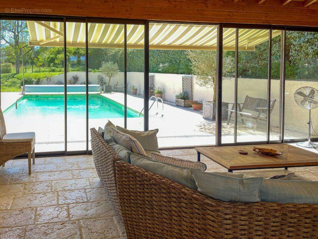 Maison à VIC-FEZENSAC