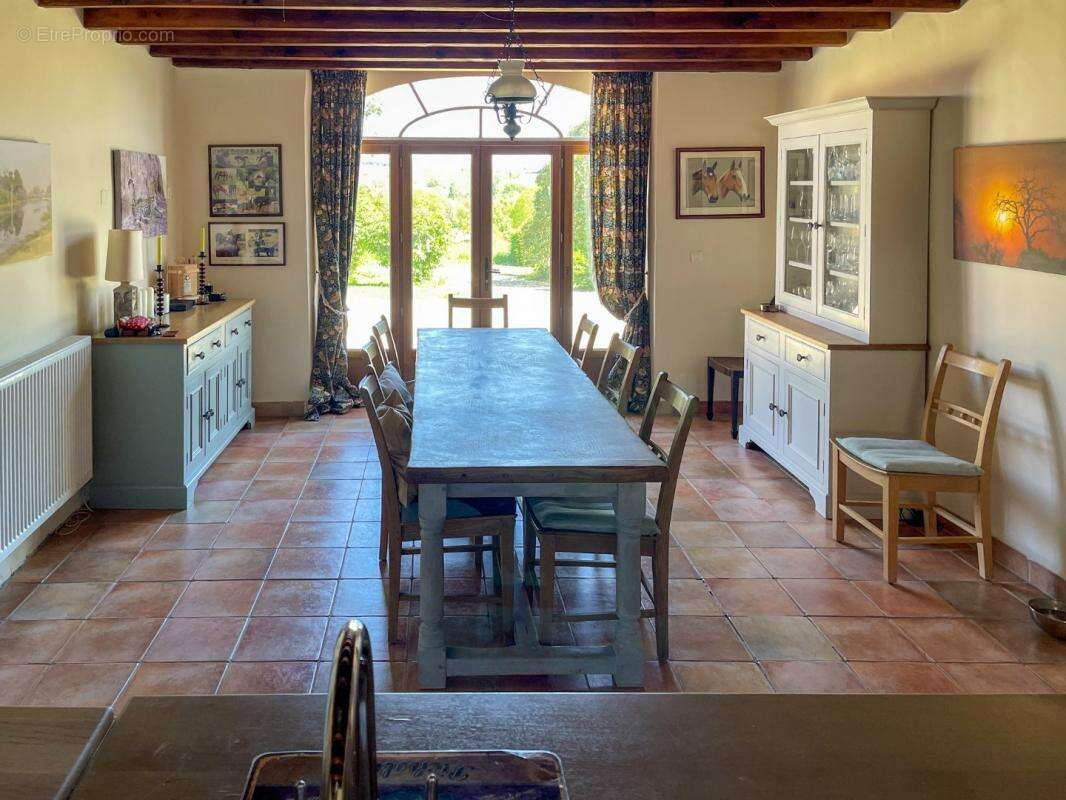 Maison à VIC-FEZENSAC