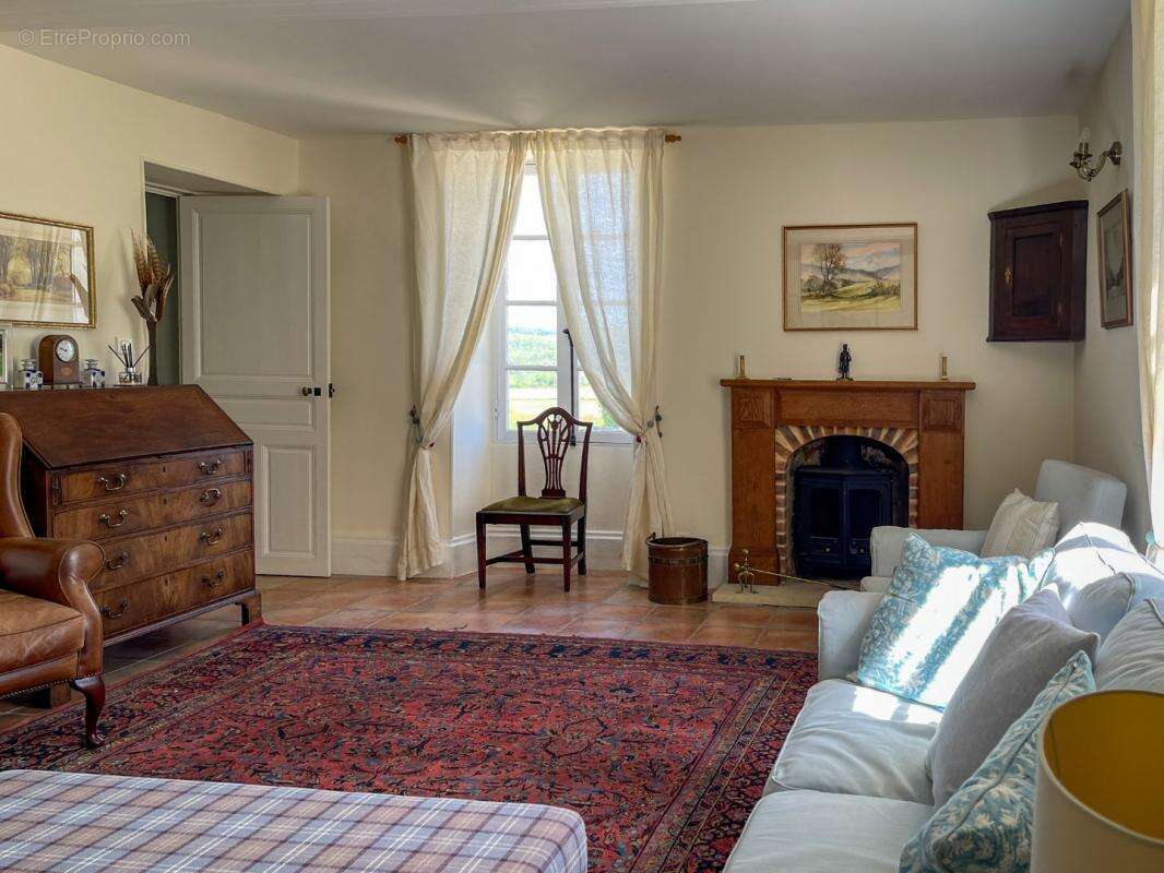 Maison à VIC-FEZENSAC