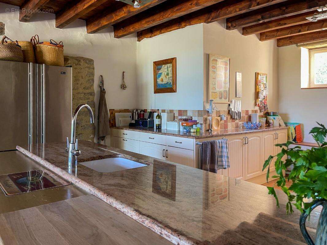 Maison à VIC-FEZENSAC