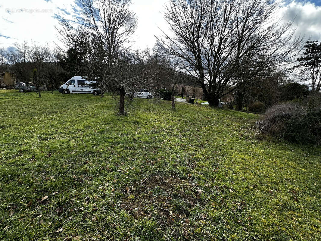 Terrain à PONT-DU-CASSE