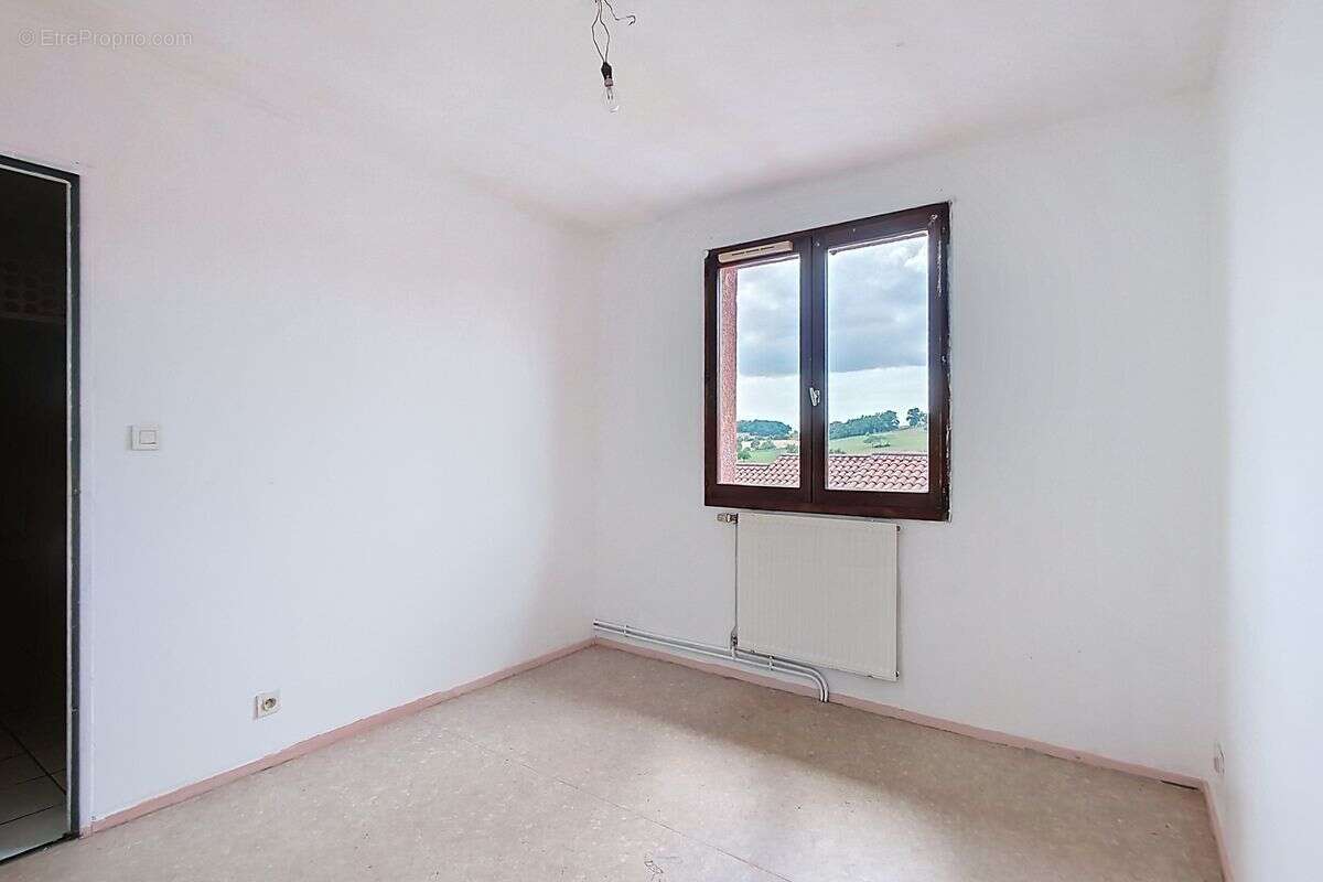 Maison à LES HALLES