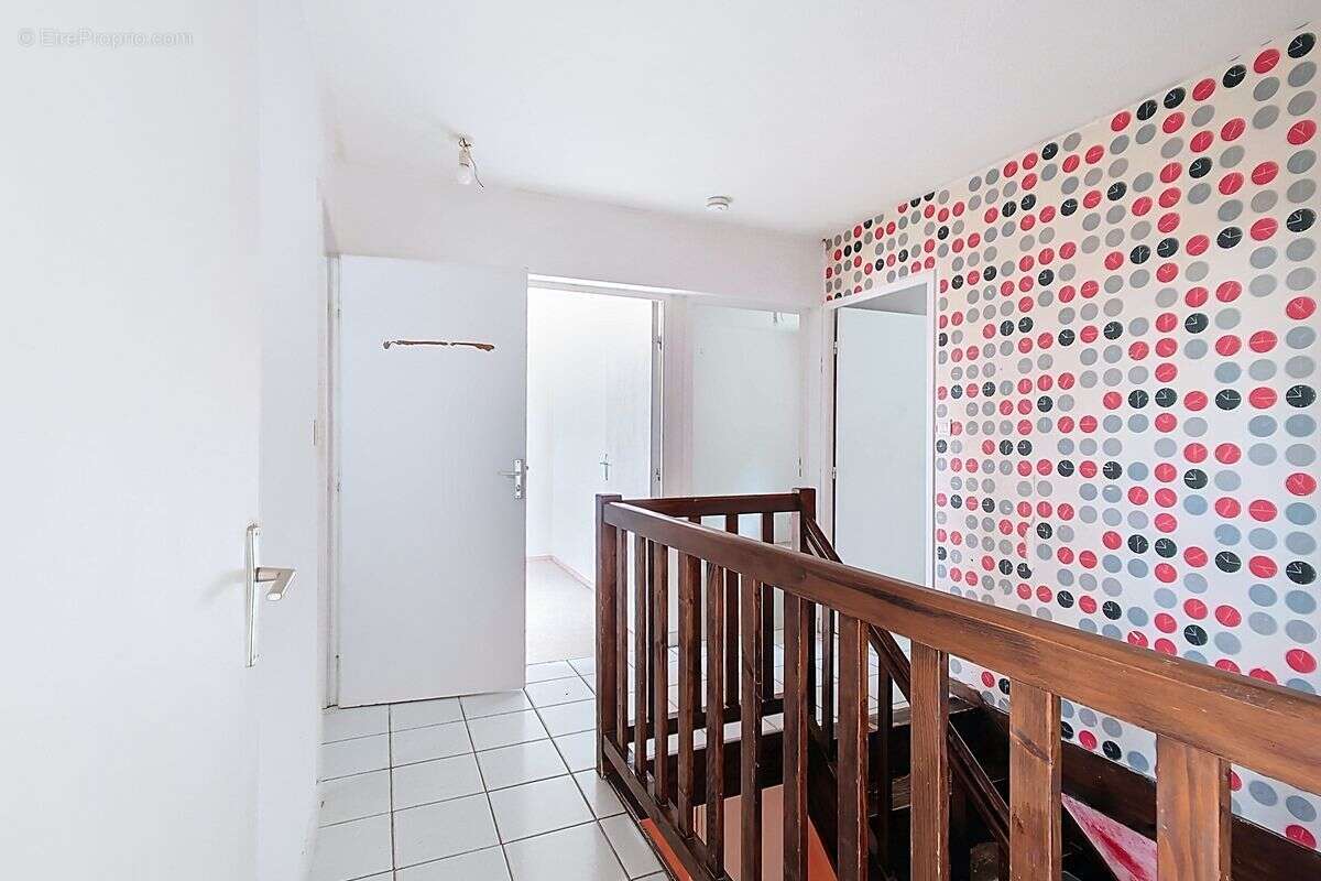 Maison à LES HALLES