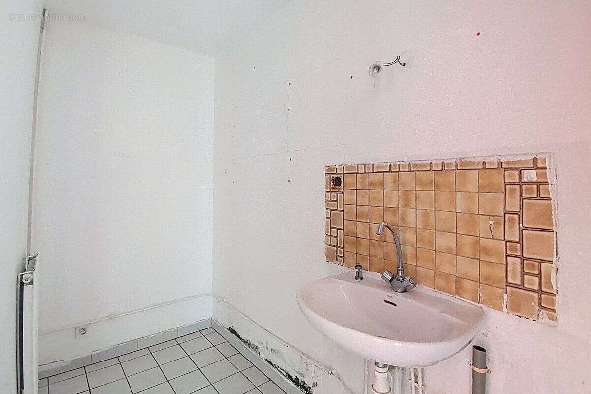 Maison à LES HALLES