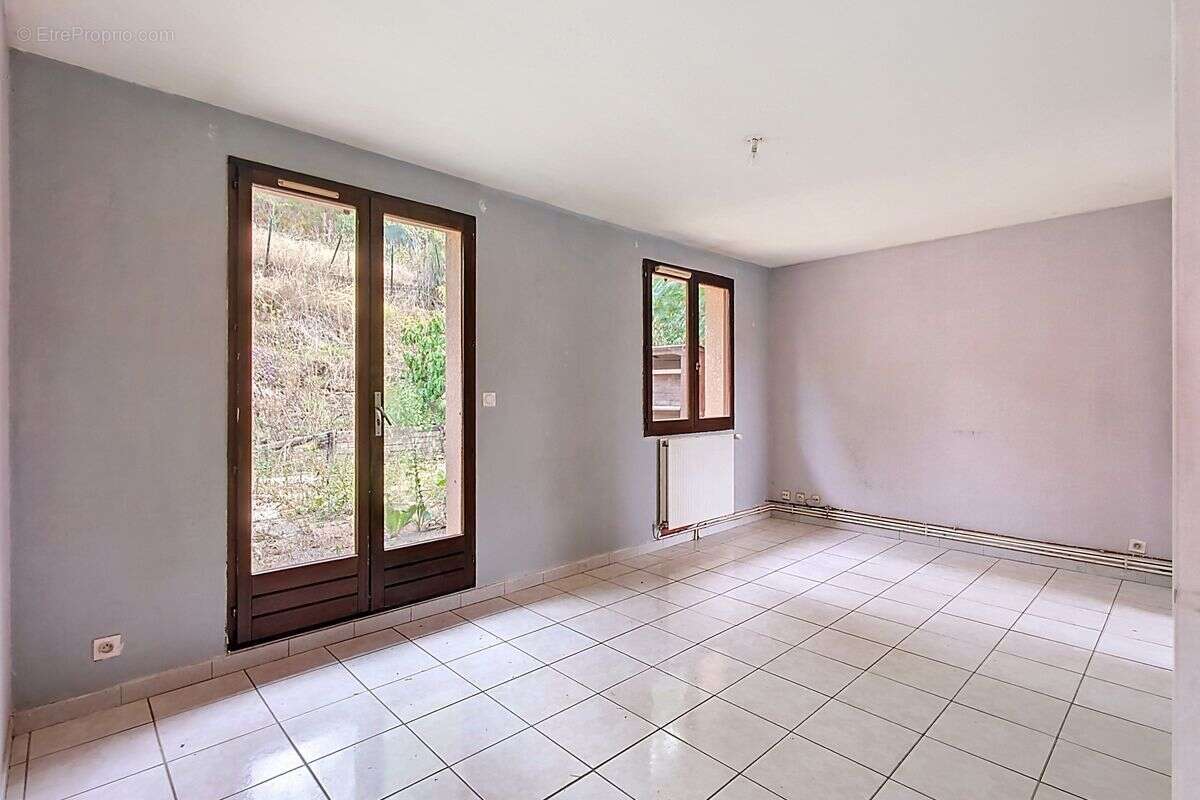 Maison à LES HALLES