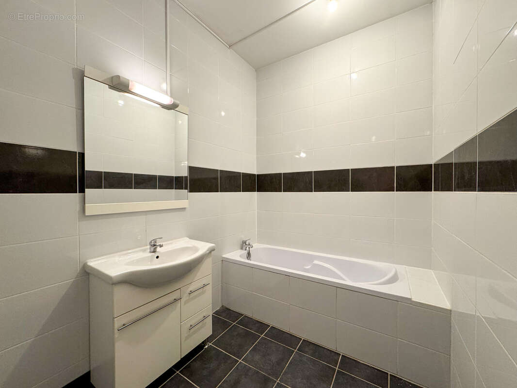 Maison à LE PEAGE-DE-ROUSSILLON