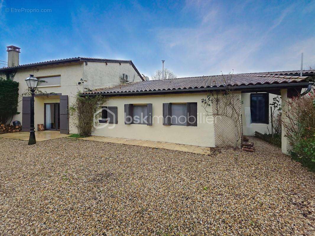 Maison à MONTPON-MENESTEROL