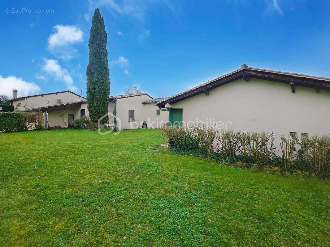 Maison à MONTPON-MENESTEROL