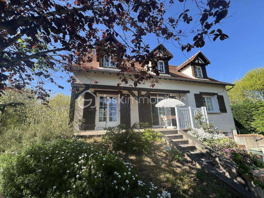 Maison à SAINT-JEAN-DE-BRAYE