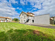 Maison à SAINT-GERMAIN-LEMBRON