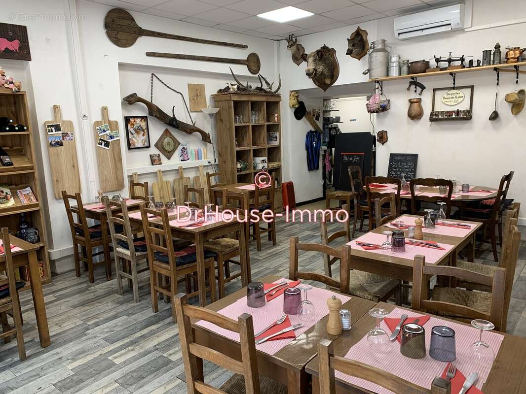 Commerce à LA COLLE-SUR-LOUP