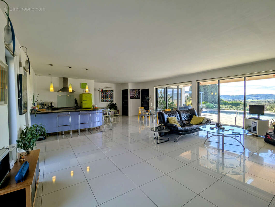 Maison à SAINTE-VALIERE