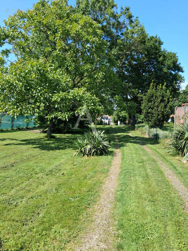 Maison à SAINT-AVAUGOURD-DES-LANDES
