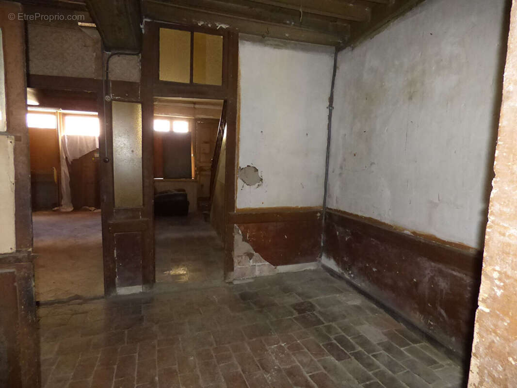 Maison à SAINT-TRIVIER-DE-COURTES