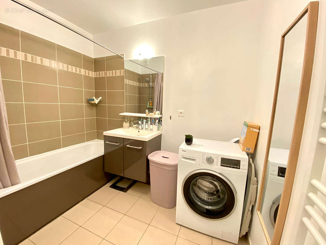 Appartement à SARTROUVILLE