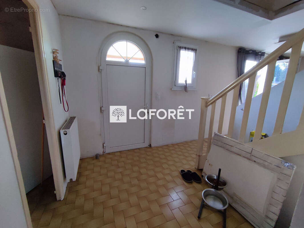 Maison à VOUJEAUCOURT