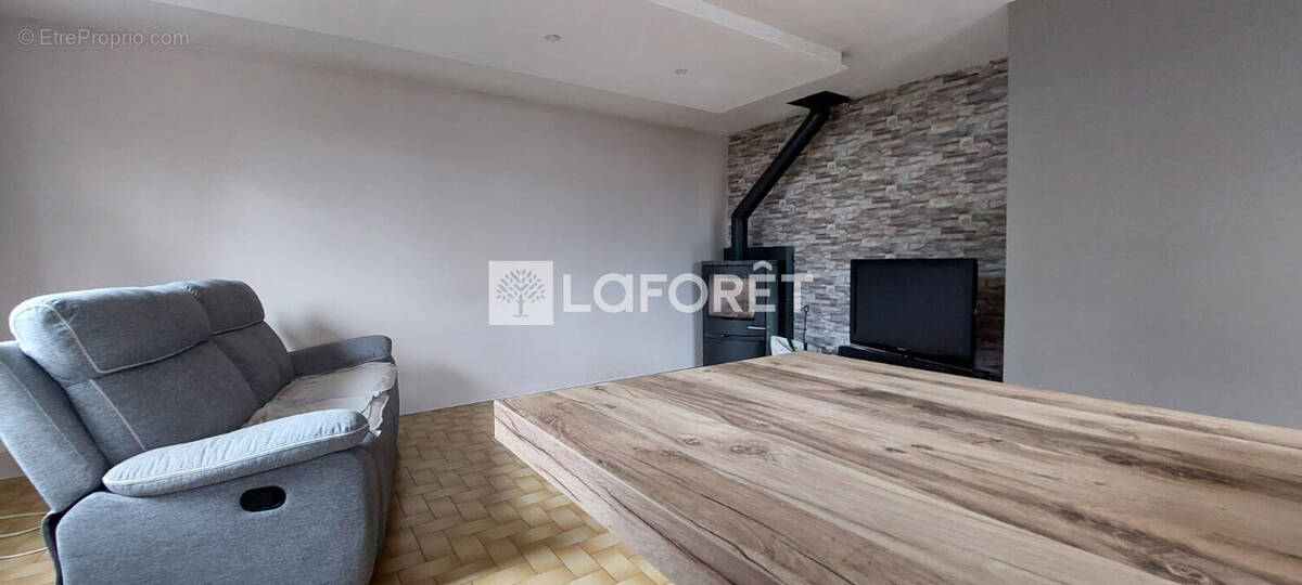 Maison à VOUJEAUCOURT