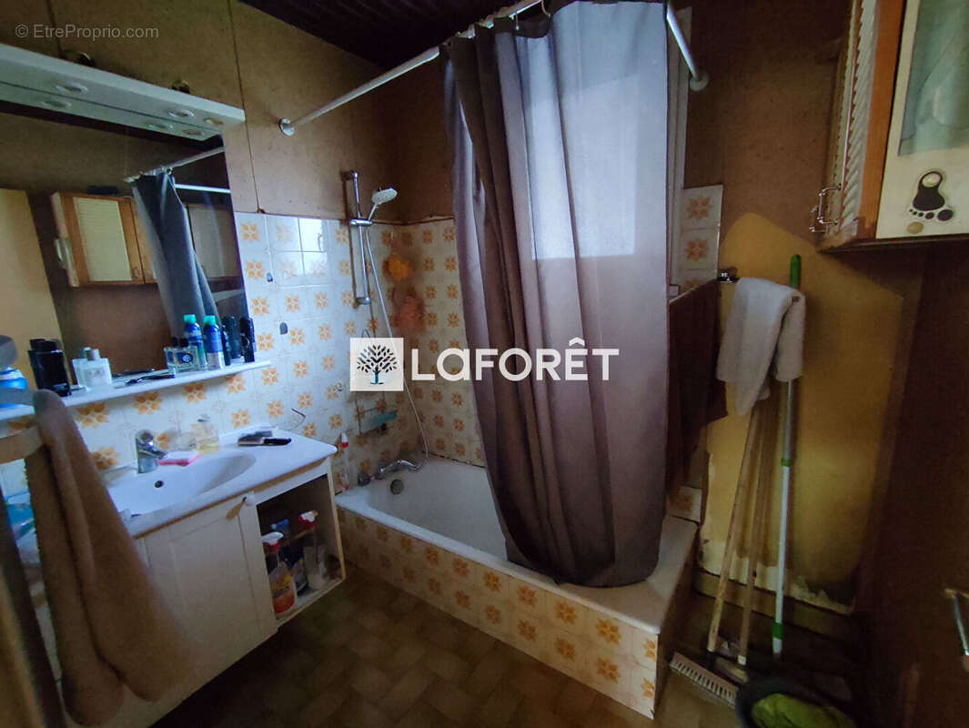 Maison à VOUJEAUCOURT