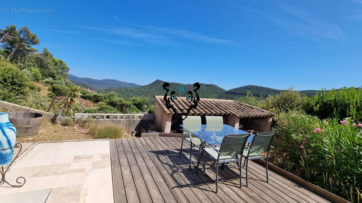 Maison à BAGNOLS-EN-FORET