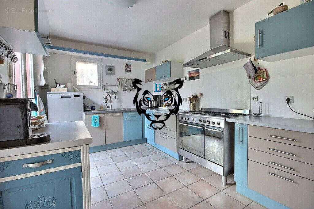 Maison à BAGNOLS-EN-FORET