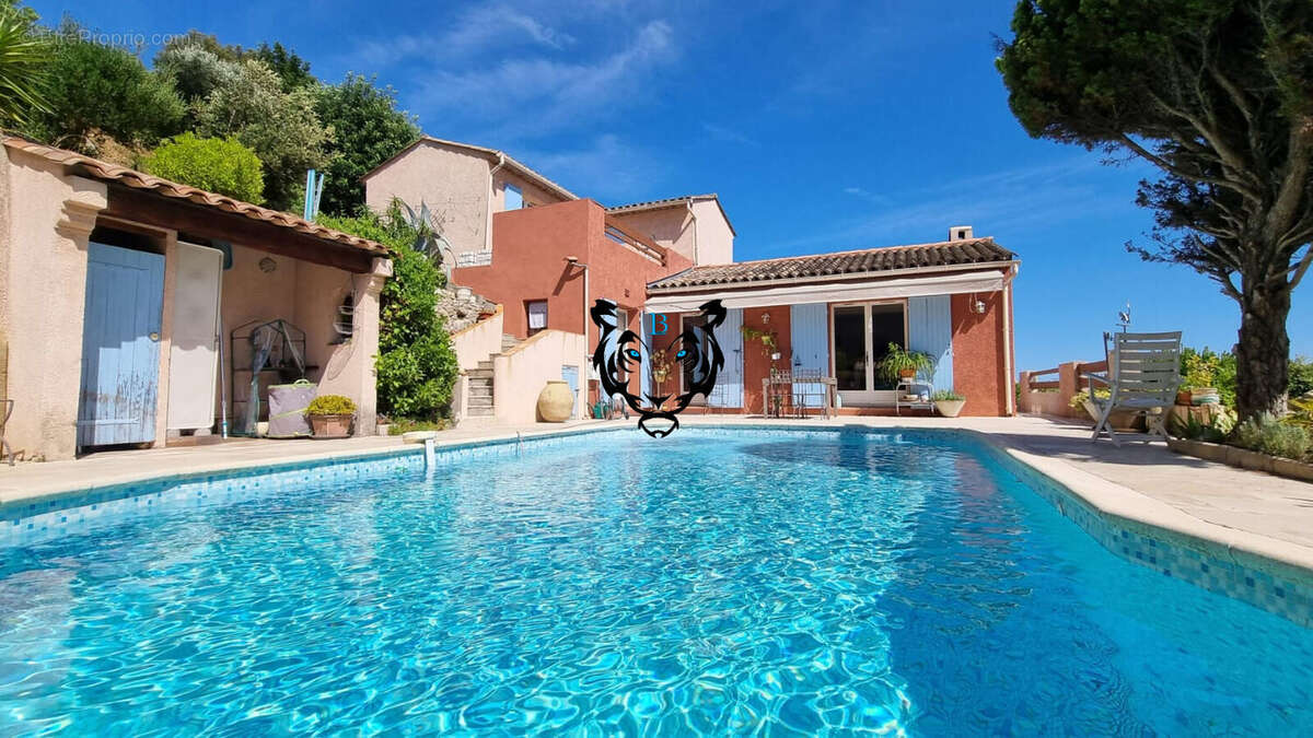 Maison à BAGNOLS-EN-FORET