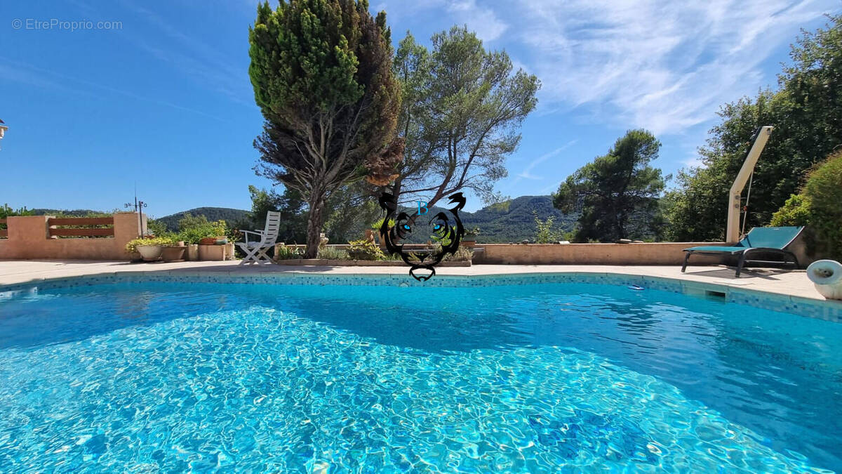 Maison à BAGNOLS-EN-FORET