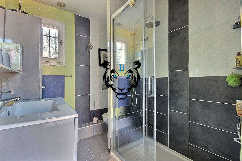 Maison à BAGNOLS-EN-FORET