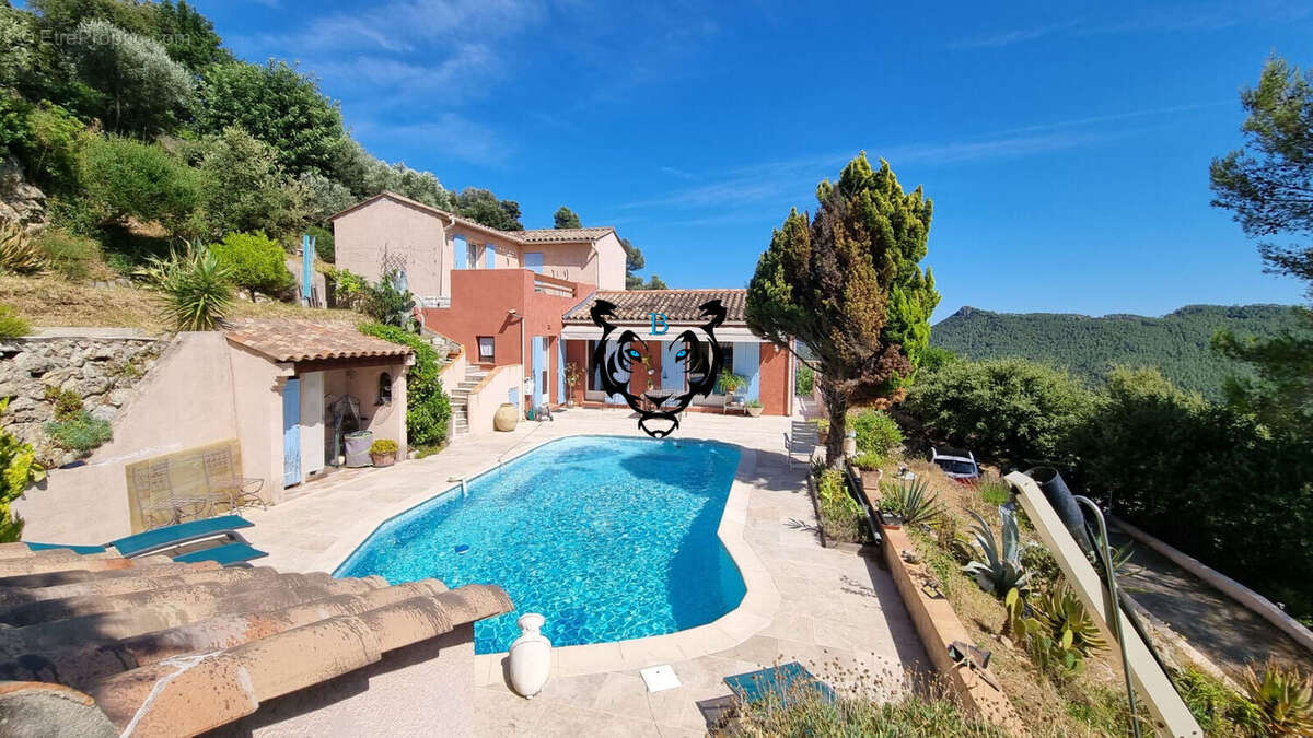 Maison à BAGNOLS-EN-FORET