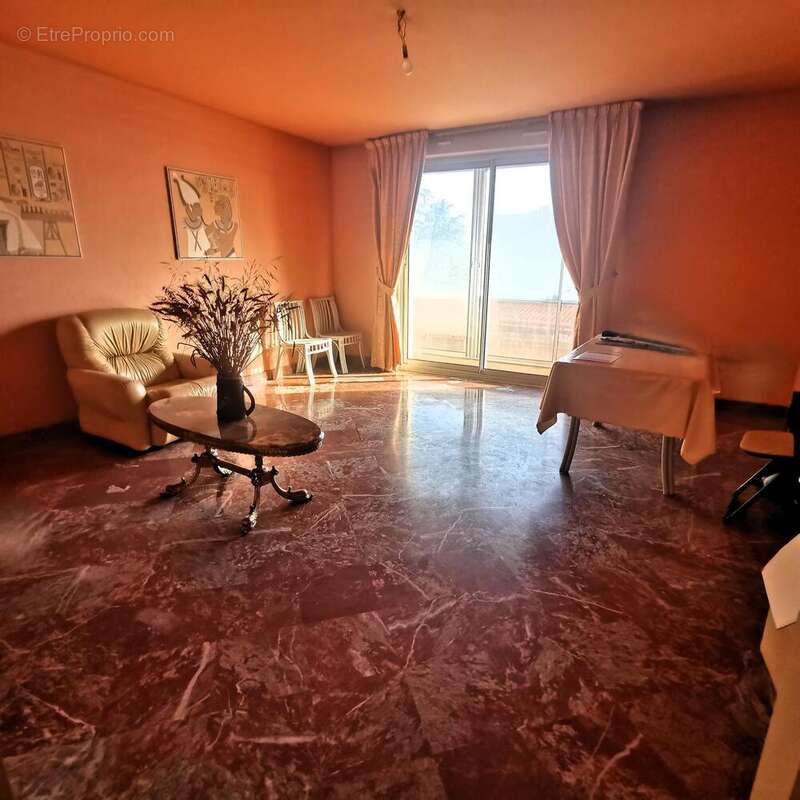 Photo 3 - Appartement à DECINES-CHARPIEU