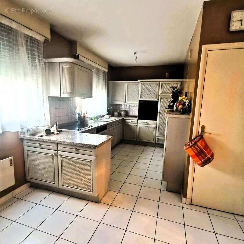 Photo 4 - Appartement à DECINES-CHARPIEU